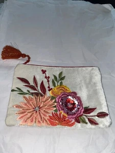 VINTAGE  9” X 6” VELOUR MULTICOLOR EMBROIDERY SEQUINS AND BEADS CLUTCH - Picture 1 of 5