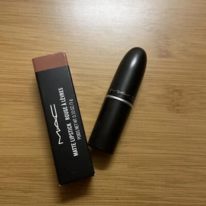 Mac Matte Lipstick YASH 631 Full Size 3 g / 0.1 Oz. New With Box - Picture 1 of 8