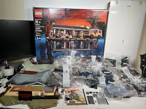 LEGO Stranger Things: The Upside Down (75810) UNVOLLSTÄNDIG LESEN - Bild 1 von 24