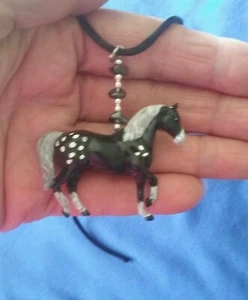 Collar Breyer Mini Whinnie Personalizado Roble Manchado Negro - Imagen 1 de 7