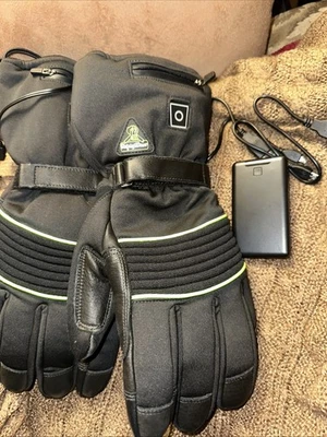 Refrigiwear Heated Gloves 2890 Size M - Image 1 of 4