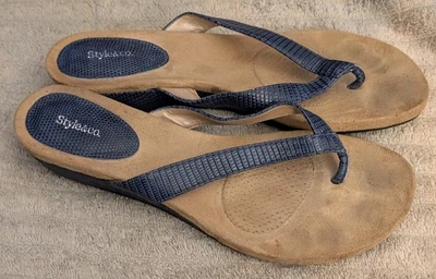 Style & Co.Women's Blue Chicklet Wedge ThongSize 9 Sandals - Image 1 of 4