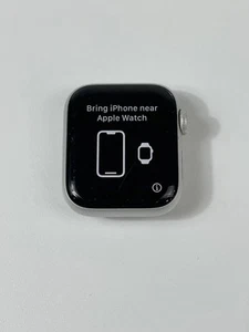 Apple Watch Series 4 40mm 16GB A1977 Aluminum Silver (GPS Only) - Fair - Picture 1 of 8
