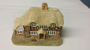Lilliput Lane Honeysuckle Cottage Miniature Masterpieces Handmade in Cumbria UK - Picture 1 of 3