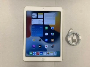 Apple iPad Air 2 32GB, Wi-Fi, 9.7in - Gold- Latest iOS 15 - Afbeelding 1 van 2