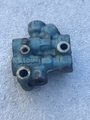 2000 2001 2002 2003 2004 TOYOTA AVALON BRAKE PROPORTIONING VALVE - Image 1 of 4