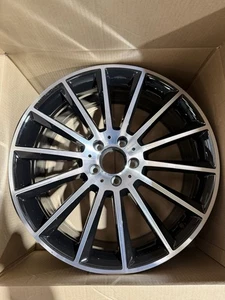 GENUINE 20” MERCEDES E CLASS AMG W213 ALLOY WHEEL A2134012200 8Jx 20 ET43 FRONT - Bild 1 von 4
