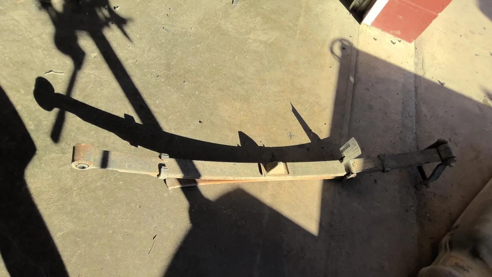 (LOCAL PICKUP ONLY) Rear Leaf Spring Crew Cab Fits 07-21 FRONTIER 727402 — 第 1/4 张图片