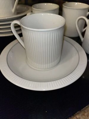 Juego de 6 tazas y platillos Royal Porcelain Thailand Espresso Demitasse blancos robados Foto 1 de 4