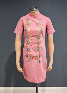 Vintage 60s 70s Pink Mandarin Collar Floral Embroidered Sheath Dress S/M