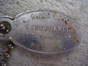 STUDEBAKER  VINTAGE DEALER   KEY CHAIN   HARRISBURG PA - Picture 1 of 3