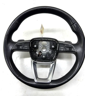 Volante Audi Q7 2017-2019 OEM con interruptores/palancas de cambio térmicas Foto 1 de 4