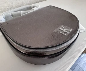 Celvin Klein Jeans Metallic Faux-leather Cross-Body Bag NEW! RRP £139 - Picture 1 of 12