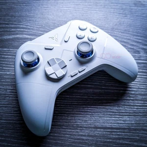 Flydigi Direwolf 3 Wireless Gaming Controller | UK Stock - Picture 1 of 13