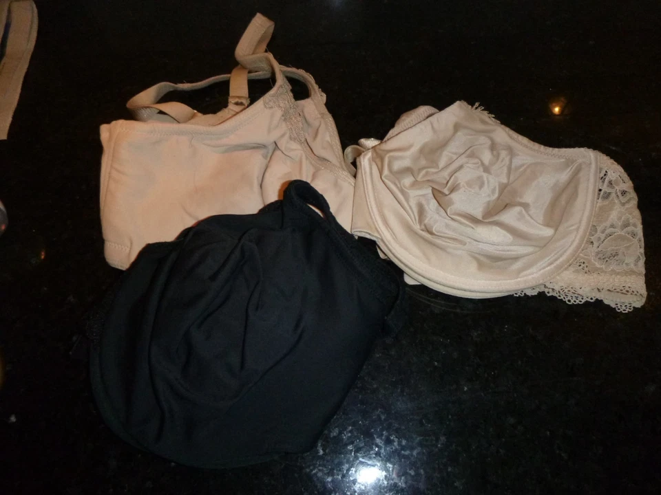 SUJETADOR MUJER TALLA 40DD "WACOAL" GRUPO DE 3 BRONCEADO/NEGRO CON AROS SIN RELLENO Foto 1 de 1