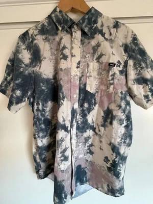 Vans Banks Men Tie Dye Short Sleeve Button Up Shirt Classic Fit Size Medium - Image 1 of 4