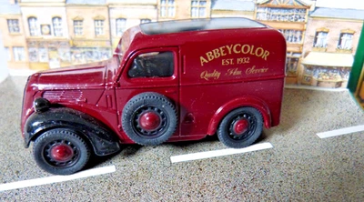 Corgi Modell 1:43 Ford Popular Van Lieferwagen D 980 Abbey Color Bordeaux Rot - Bild 1 von 4