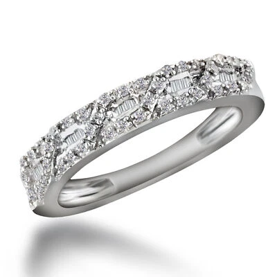 Alianza de boda de diamantes naturales redondos y baguette de 1/6 quilate de plata de ley 925 Foto 1 de 3