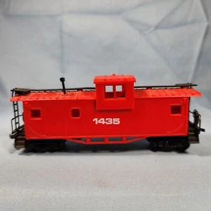 HO Scale Red Caboose #1435 Model Train Car - Picture 1 of 6