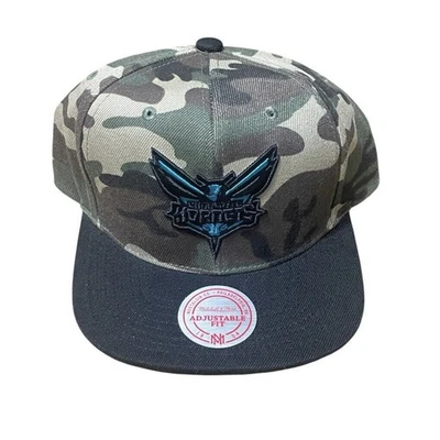 NOVO Boné Masculino Ajustável Mitchell & Ness Charlotte Hornets Camuflado Verde Snapback - Imagem 1 de 4