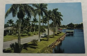 Delightful Tropical Florida Living. - Picture 1 of 2