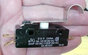 Lot 2 Garage Door Lever Limit Switches, Cherry E13-34HD 15A 125 or 250 VAC 48VDC - Foto 1 di 12