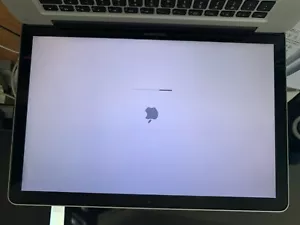Macbook Pro 2011 15 inches for parts i7 2.0ghz 8/500 gb - Picture 1 of 12