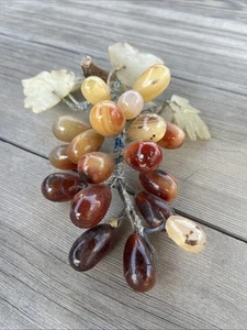 Vintage Carved Agate Stone Jade Bunch Cluster Of Grapes - Picture 1 of 7