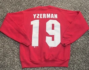 Vtg Detroit Red Wings Sweatshirt Youth Large Red Lee Sport Yzerman Captain 19 - Picture 1 of 3