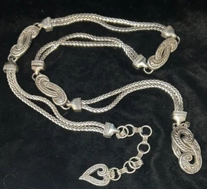 Brighton Damen silberfarben Schnörkel Herz Fischgrät Kette Gürtel 35" - Bild 1 von 3