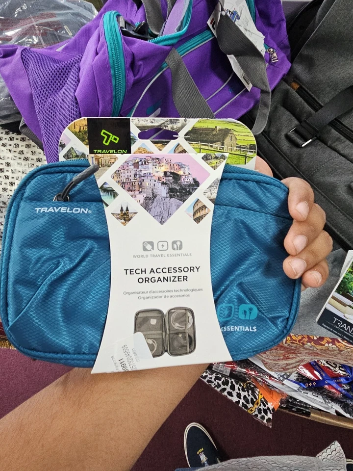 Organizador tecnológico Travelon World Travel Essentials verde azulado pavo real Foto 1 de 1