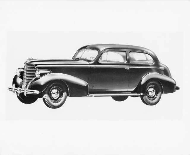 1938 Oldsmobile Eight Two-Door Touring Sedan Press Photo 0033 - Image 1 of 1