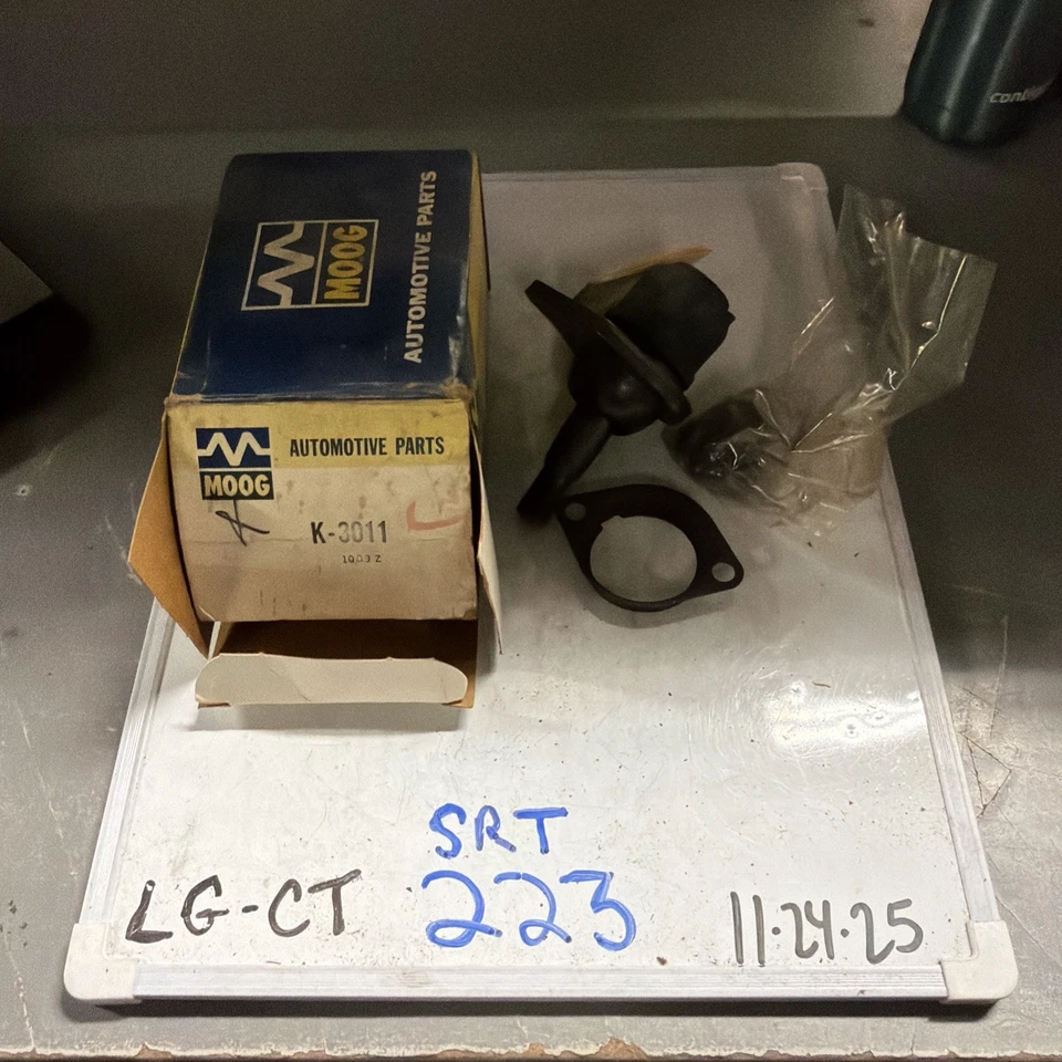 Rótula Moog K3011 AMC Ambassador Classic Marlin Rebel 1962-1969 inferior delantera Foto 1 de 4