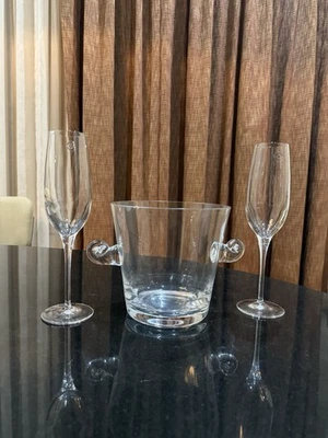 Juego de 2 flautas altas de champán de cristal Tiffany & Co con cubo de champán Foto 1 de 4