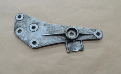 Soporte de bomba de agua de motor original OEM para BMW 328i GT xDrive 335i 335i GT xDrive Foto 1 de 3