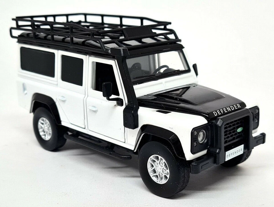 Tayumo 1/32 - Land Rover Defender 110 Fuji White Pull back Go Diecast model car - Image 1 of 3