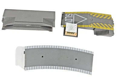Hornby Railwayss OO Gauge Car Loading Ramp Bridge Platform Lot of 3 Unboxed - Image 1 of 4