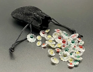 Menge 43 Swarovski Kristall Mini Margerite Blumen in Rot, Gelb & Grün. - Bild 1 von 4