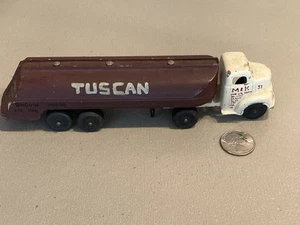 Ralstoy Diecast Ford Traktor mit Transporttankwagen - modifiziert!!! - Bild 1 von 22