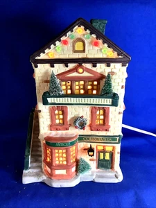 Casa de pueblo de Navidad iluminada Noma 1995 con fecha tienda de coleccionables antiguos 477 - Imagen 1 de 12
