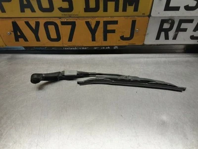 HONDA CR-V MK2 2.0 PETROL 2002 REAR WIPER ARM - Image 1 of 2