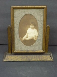 Marco de fotos de metal giratorio antiguo fino en soporte  - Imagen 1 de 3