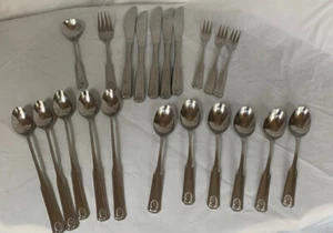 Shell Tip Flatware 21 Piece Stainless Knives Forks Spoons Korea Vintage - Picture 1 of 11