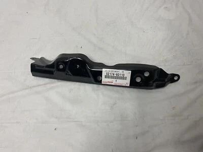 2010 - 2019 Lexus GX460 4.6L V8 para-choque traseiro reforçado suporte esquerdo 52174-60110 - Imagem 1 de 2