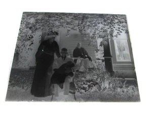 LATE 1800s or EARLY 1900s GLASS NEGATIVE,  GROUPS-11 - Picture 1 of 1