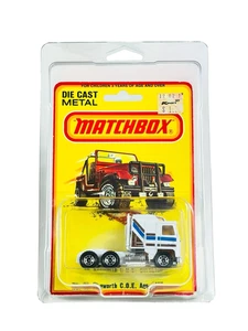 Matchbox Lesney No. 45 Kenworth C.O.E. Aerodyne Semi- 1982 Carded Die Cast - Picture 1 of 7