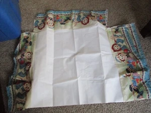 Vintage crib Skirt Ruffle  Raggerty Ann & ANDY FITS 27 X 48" - Picture 1 of 2