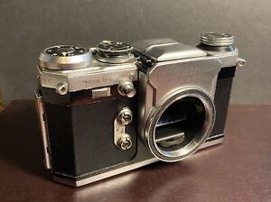 Vintage Wirgin Edixa Mat Reflex Mod B-L 35mm Camera Body  1960s + 2x Viewfinders