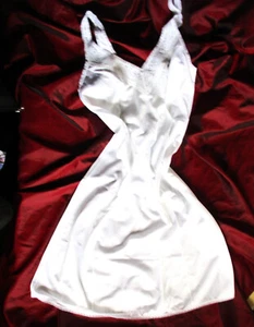 neuer Triumph Perlon Unterrock-kleid Gr. 46 - Bild 1 von 1
