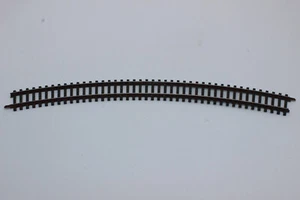Märklin H0 2251 Gebogenes Gleis Länge 1/1 30° r=618,5 mm Vollprofil braun - Bild 1 von 1